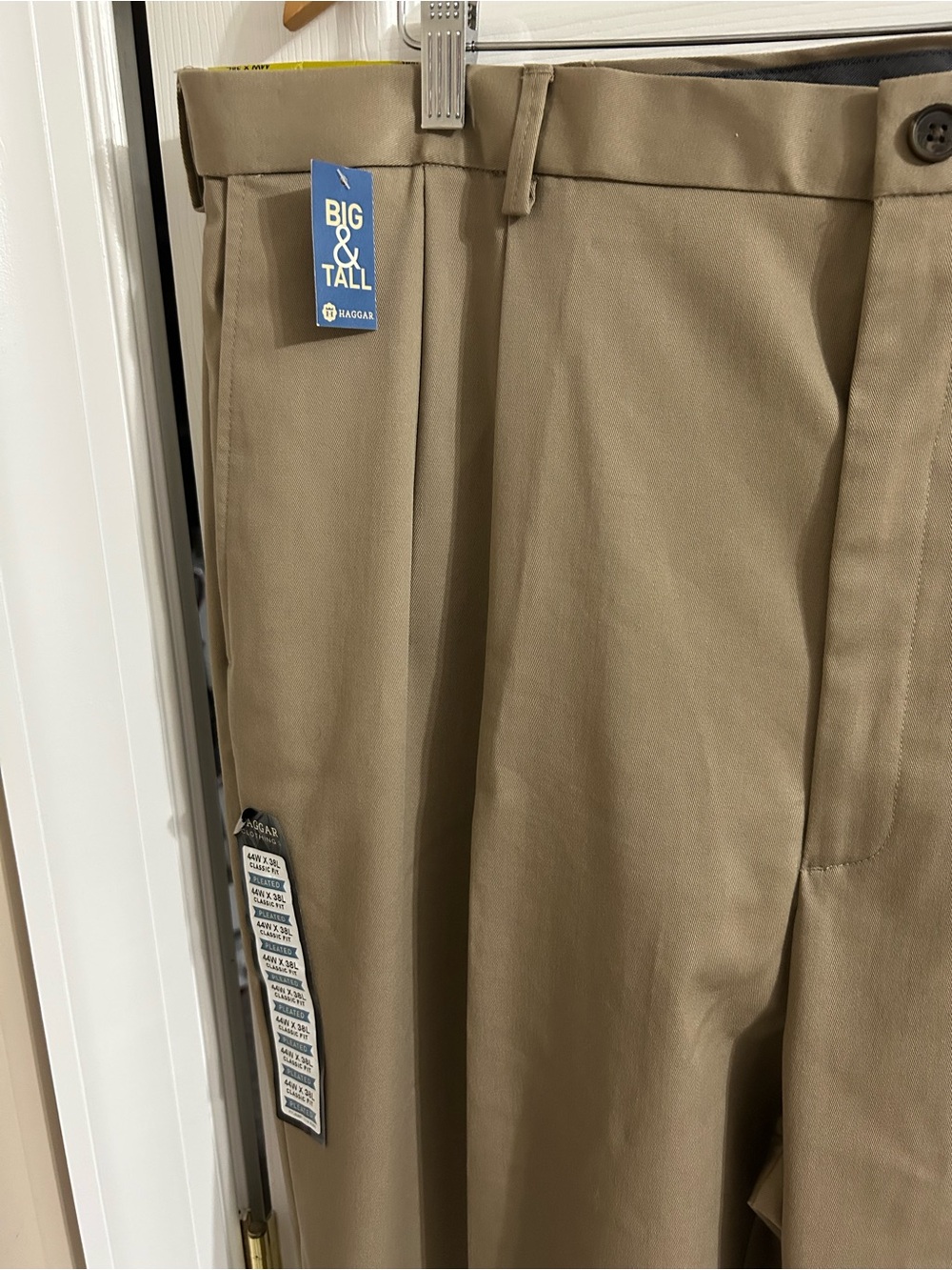 Haggar Big & Tall Khaki Classic Fit Pleated No Iron NWT Pants 44x38 - Picture 3 of 5